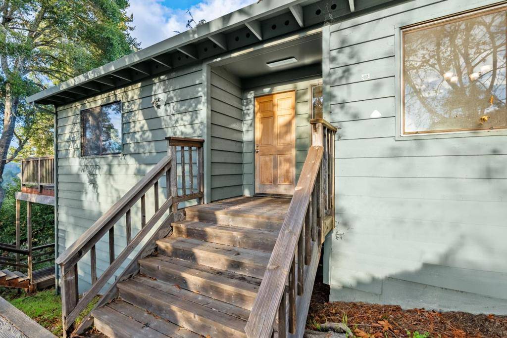 Aptos, CA 95003,812 Loma Prieta DR