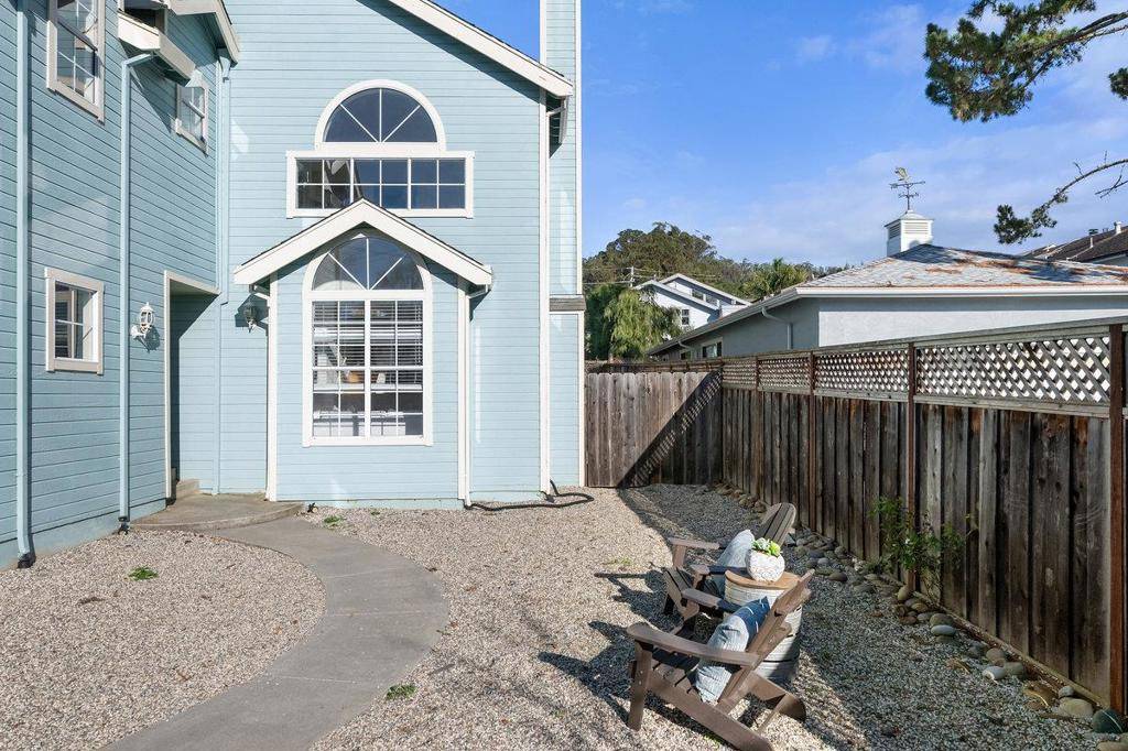 El Granada, CA 94018,622 Avenue Balboa