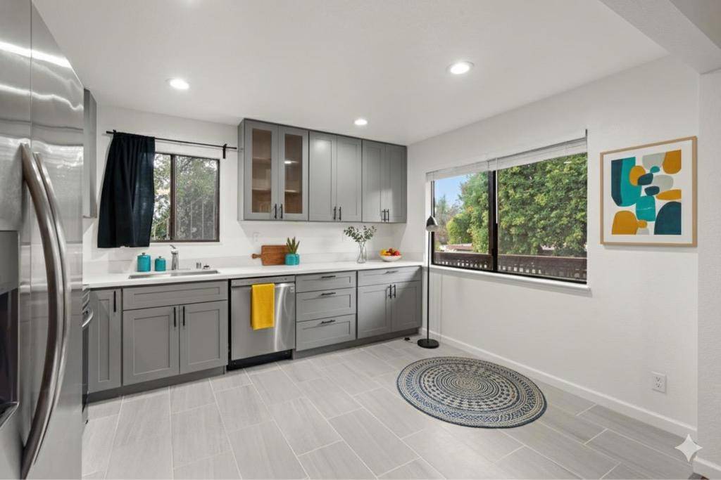 Redwood City, CA 94061,1227 Woodside RD #2