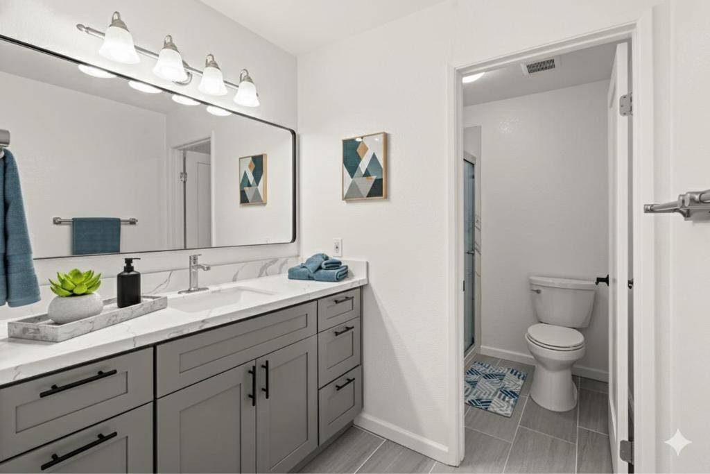 Redwood City, CA 94061,1227 Woodside RD #2