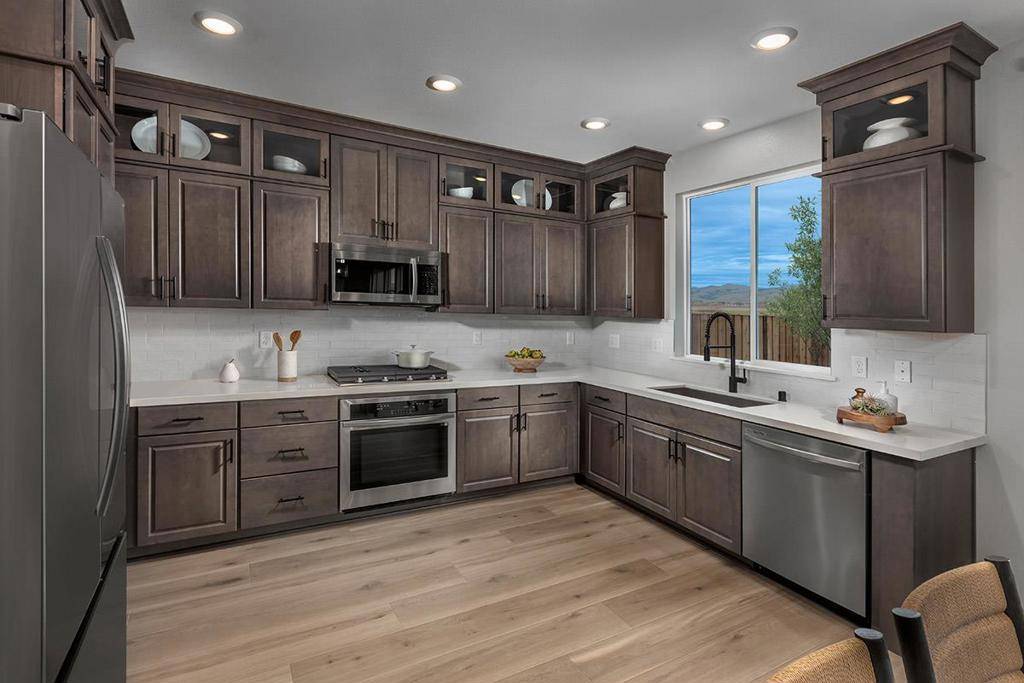 Hollister, CA 95023,400 Walk About WAY