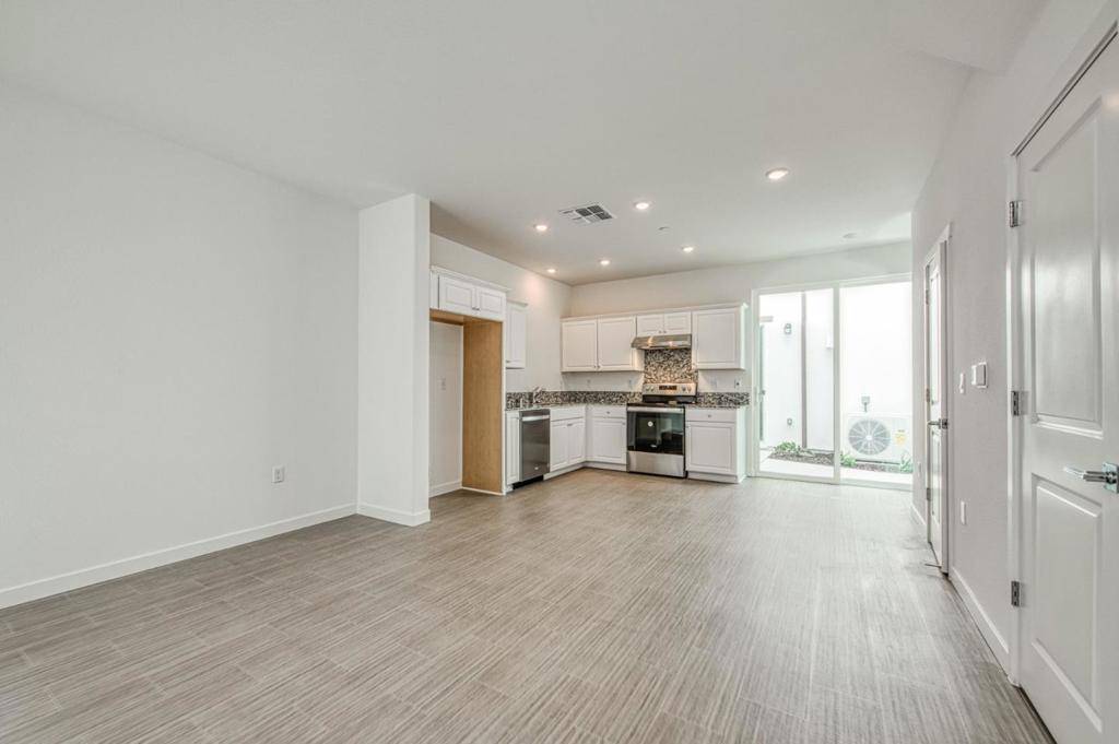 Marina, CA 93933,3006 Minaret WAY #Unit E