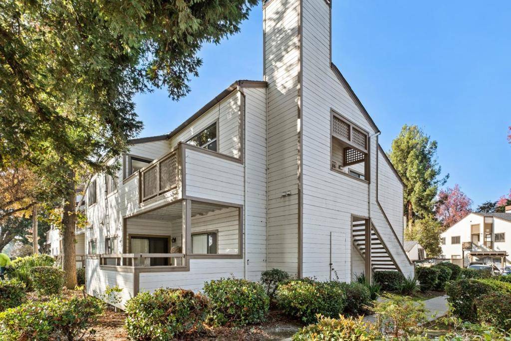 San Jose, CA 95131,1327 Pebble CT