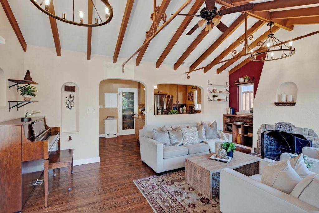 Palo Alto, CA 94306,2100 Oberlin ST