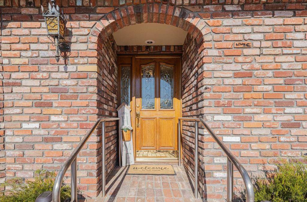 Salinas, CA 93906,1527 Atherton WAY