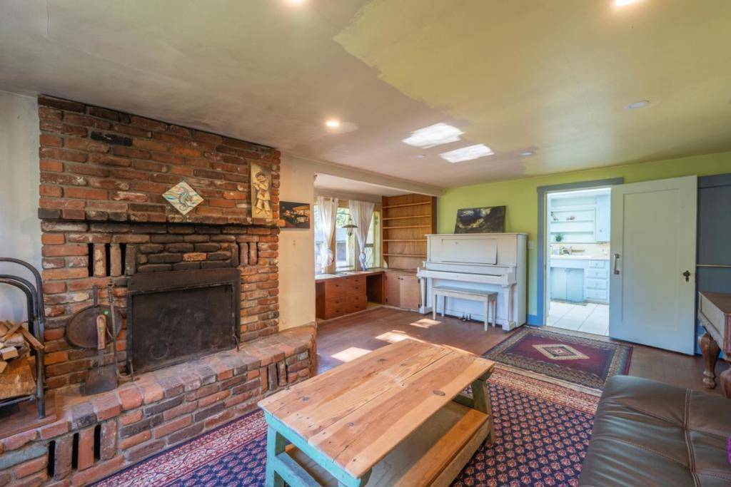 Carmel, CA 93923,27415 Schulte RD