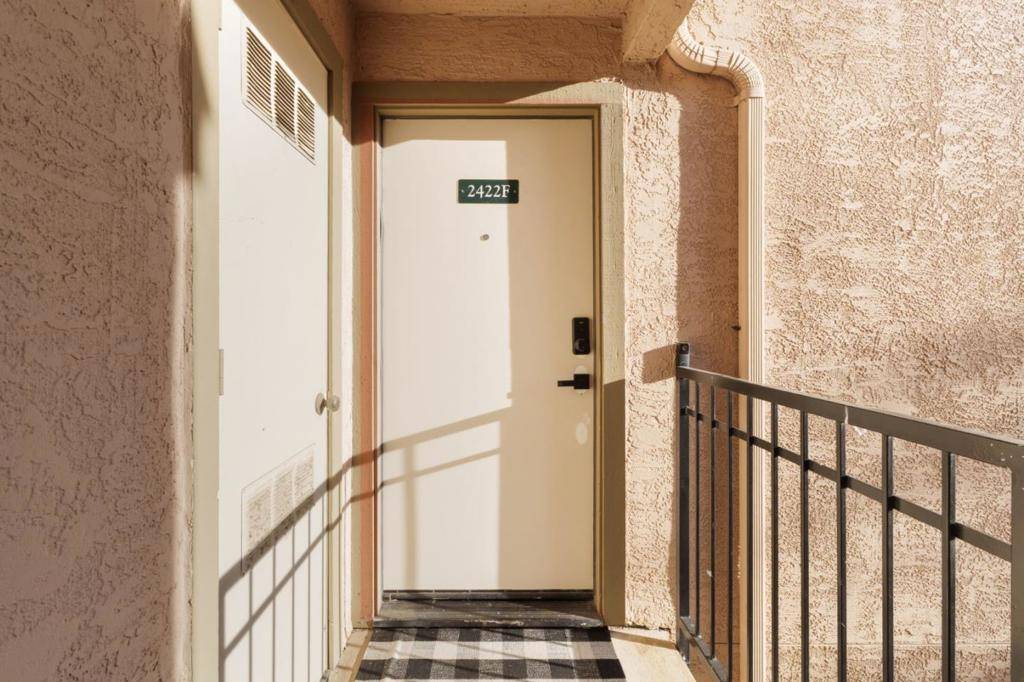 Salinas, CA 93906,2422 N Main ST #F