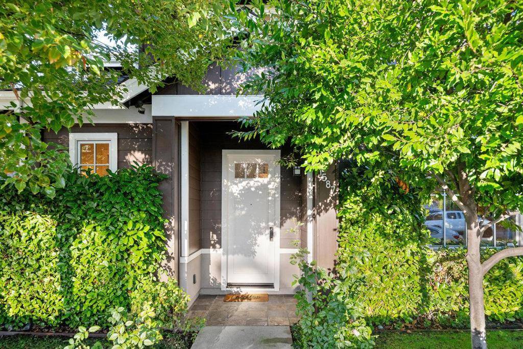 Redwood City, CA 94061,1587 Kentfield AVE