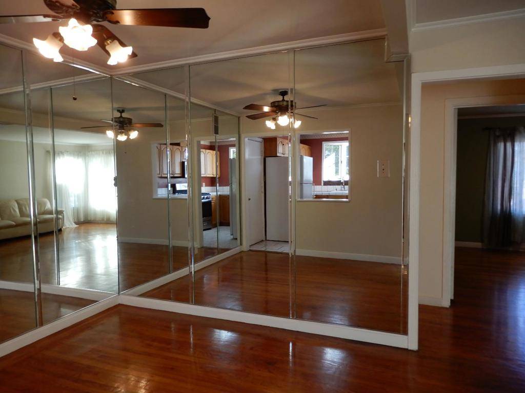 East Palo Alto, CA 94303,2060 Pulgas AVE