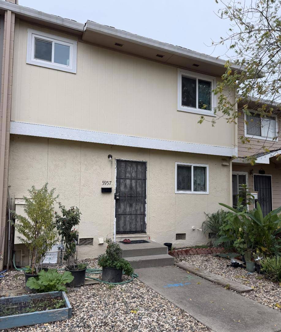 Sacramento, CA 95823,5957 Mack RD