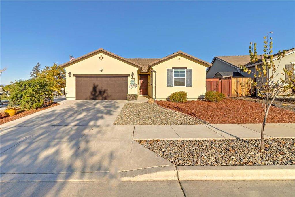 Hollister, CA 95023,215 Lucero DR