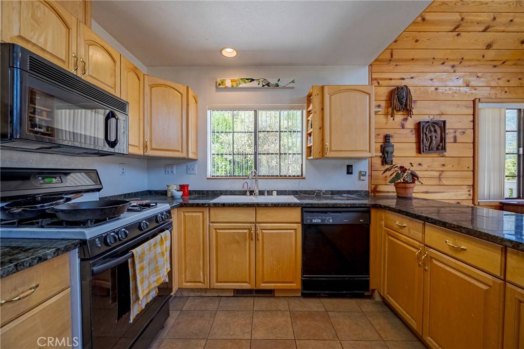 2471 Kokanee RD Mariposa, CA 95338