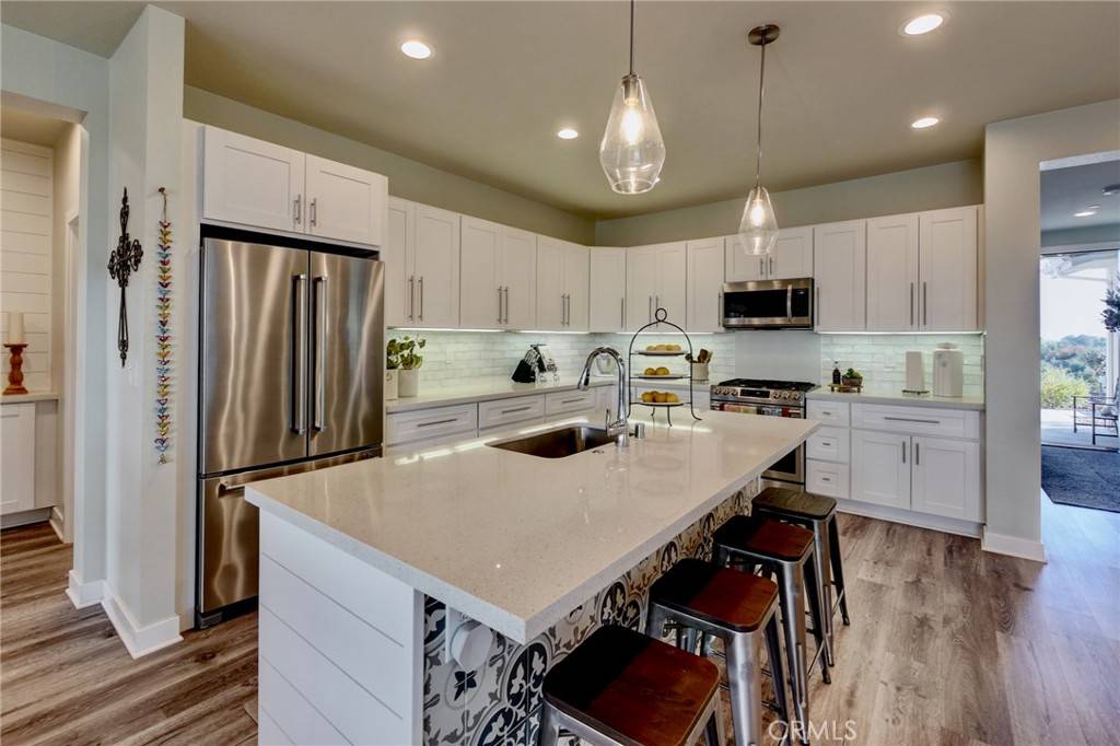 Fallbrook, CA 92028,1412 Devin DR