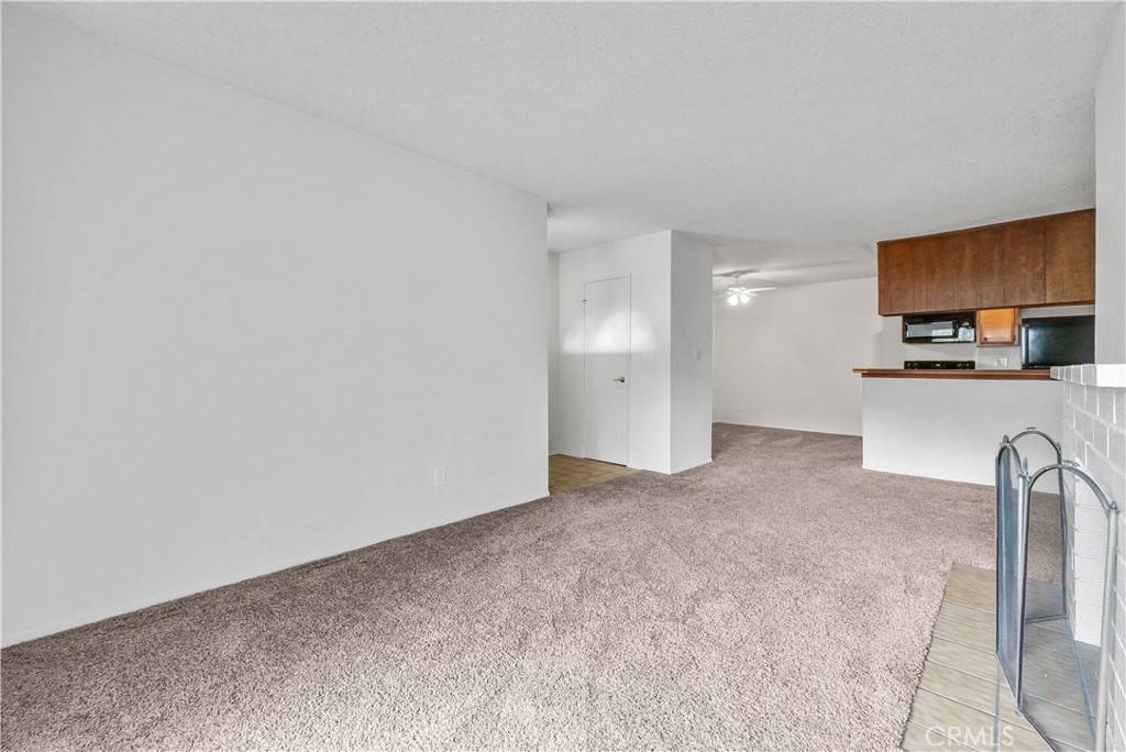Tustin, CA 92780,17552 Vandenberg LN #8