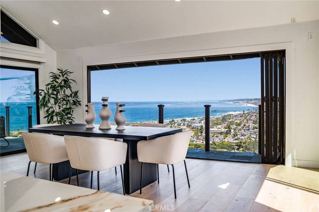 La Jolla, CA 92037,7655 Caminito Avola