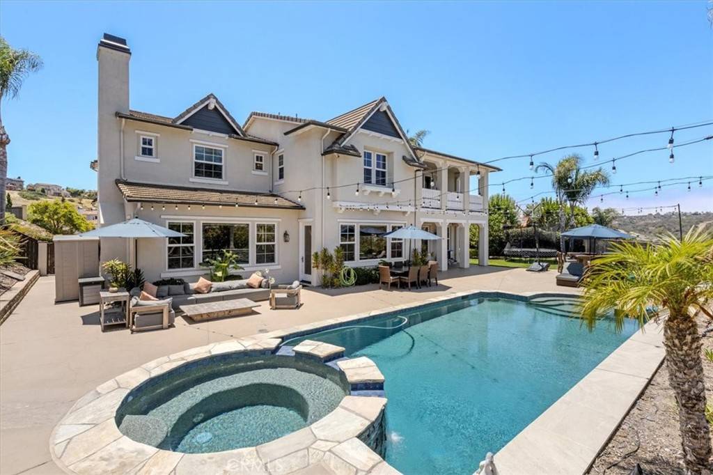 Carlsbad, CA 92009,2453 Lapis RD