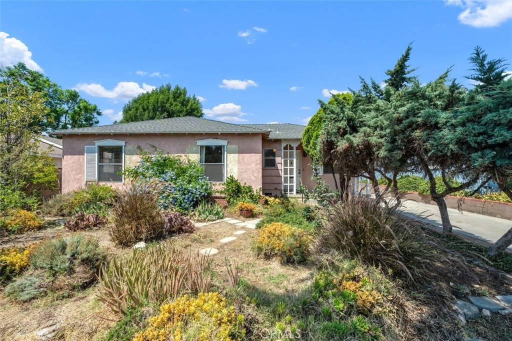 San Fernando, CA 91345,9953 Norwich AVE