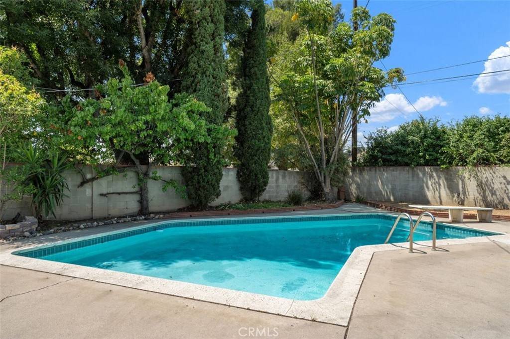 San Fernando, CA 91345,9953 Norwich AVE