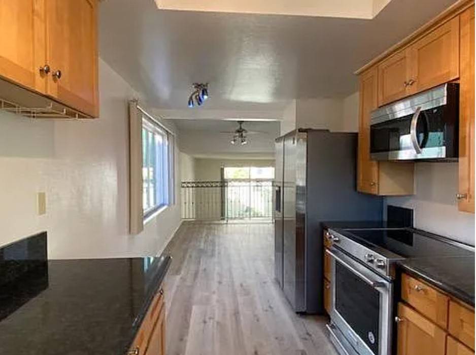 Hermosa Beach, CA 90254,423 2nd ST