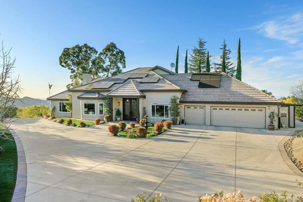 Escondido, CA 92026,29059 Meadow Glen WAY W