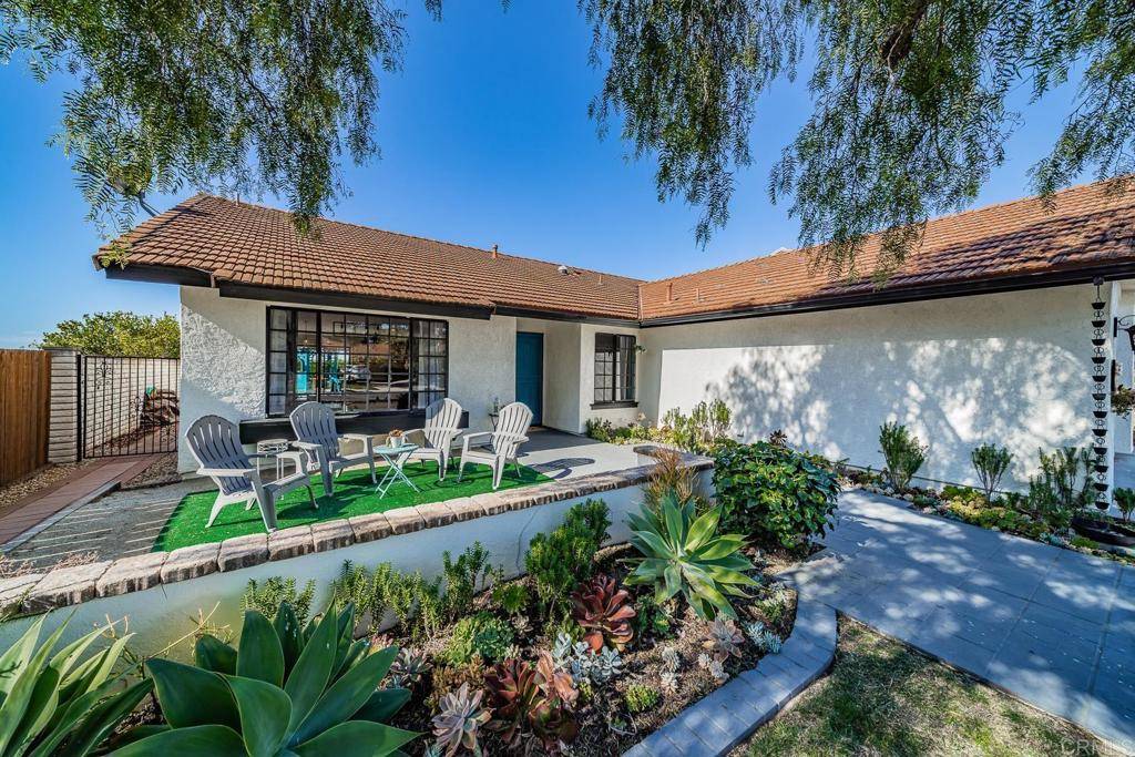 Carlsbad, CA 92010,3619 Laredo Street