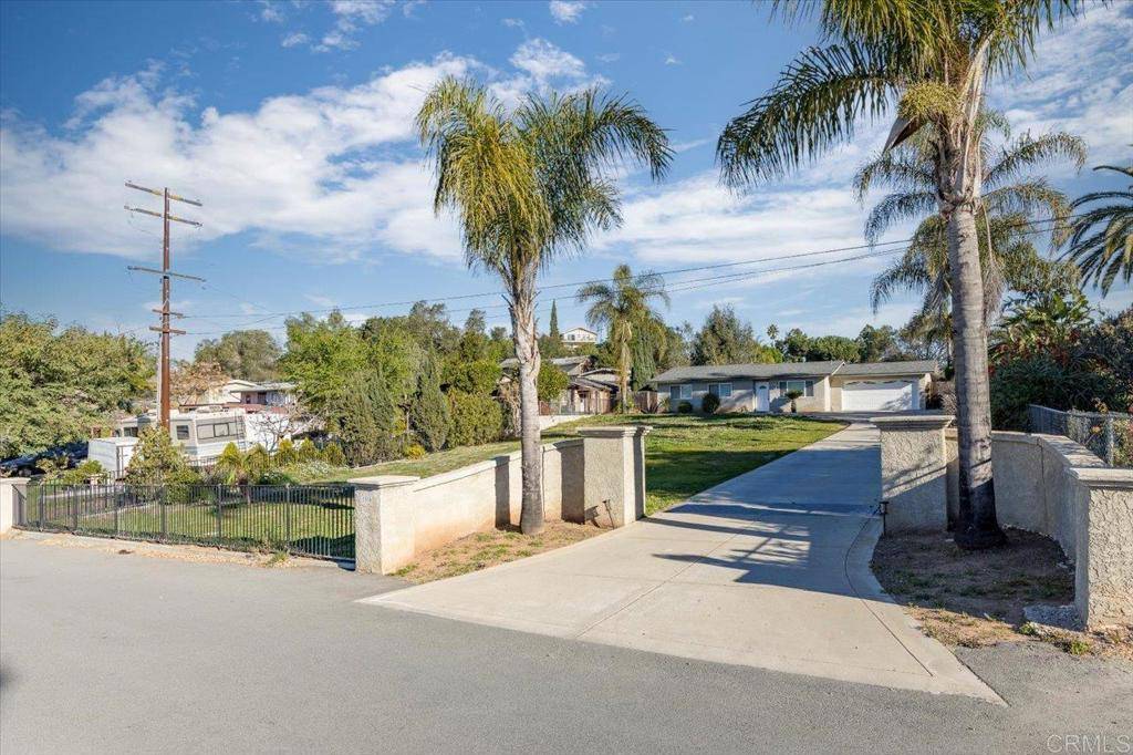 Escondido, CA 92026,1516 Via Paloma