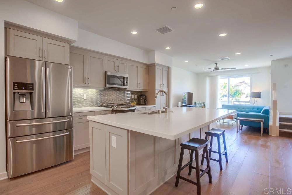 Carlsbad, CA 92008,2541 State ST