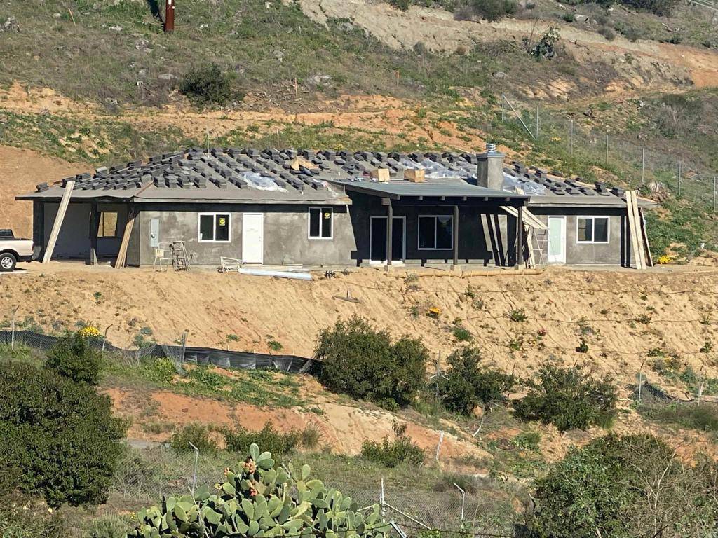 Escondido, CA 92026,27907 Cougar Pass Rd