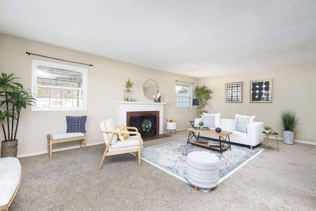 Carlsbad, CA 92008,2035 Linda LN