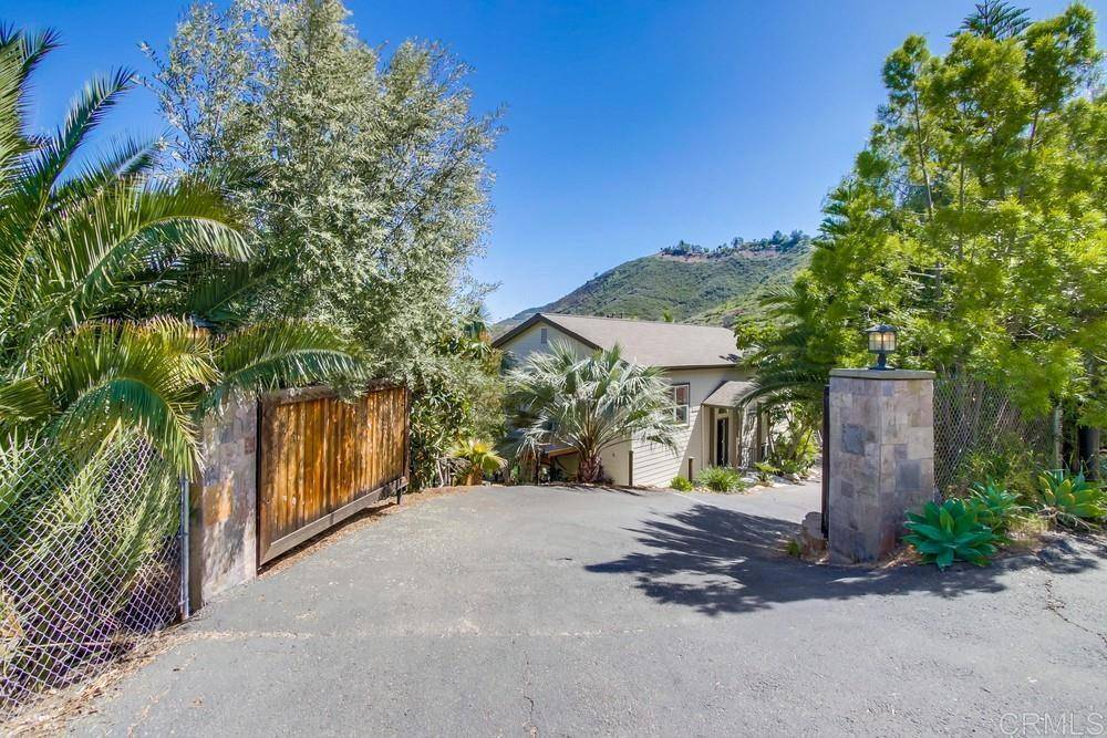 Fallbrook, CA 92028,10041 Gomez Creek RD
