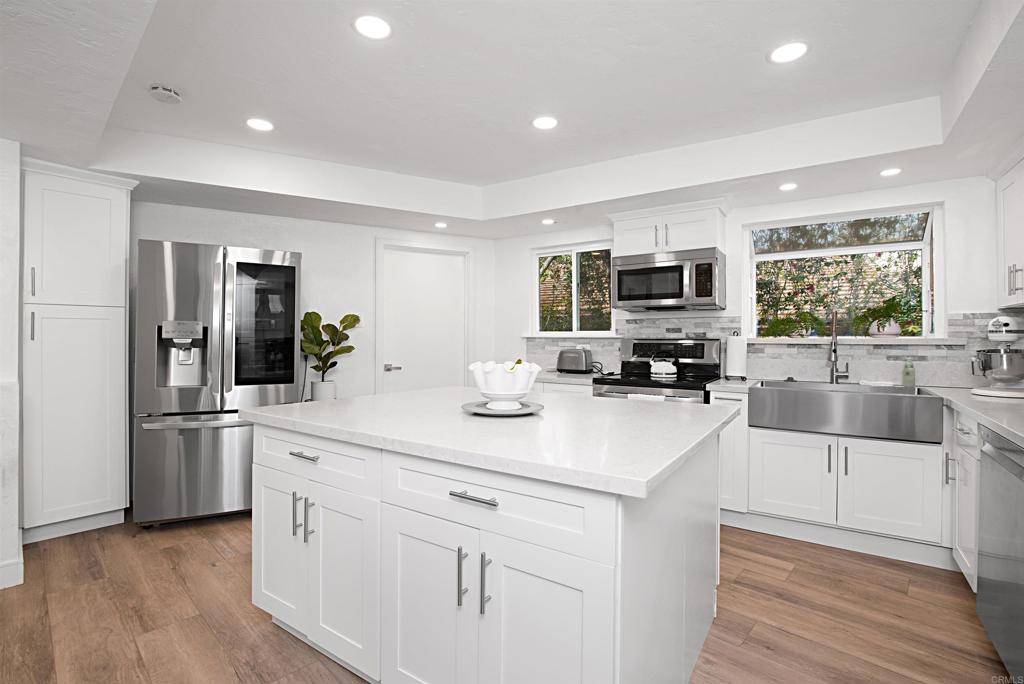 Escondido, CA 92026,10932 Treeside LN