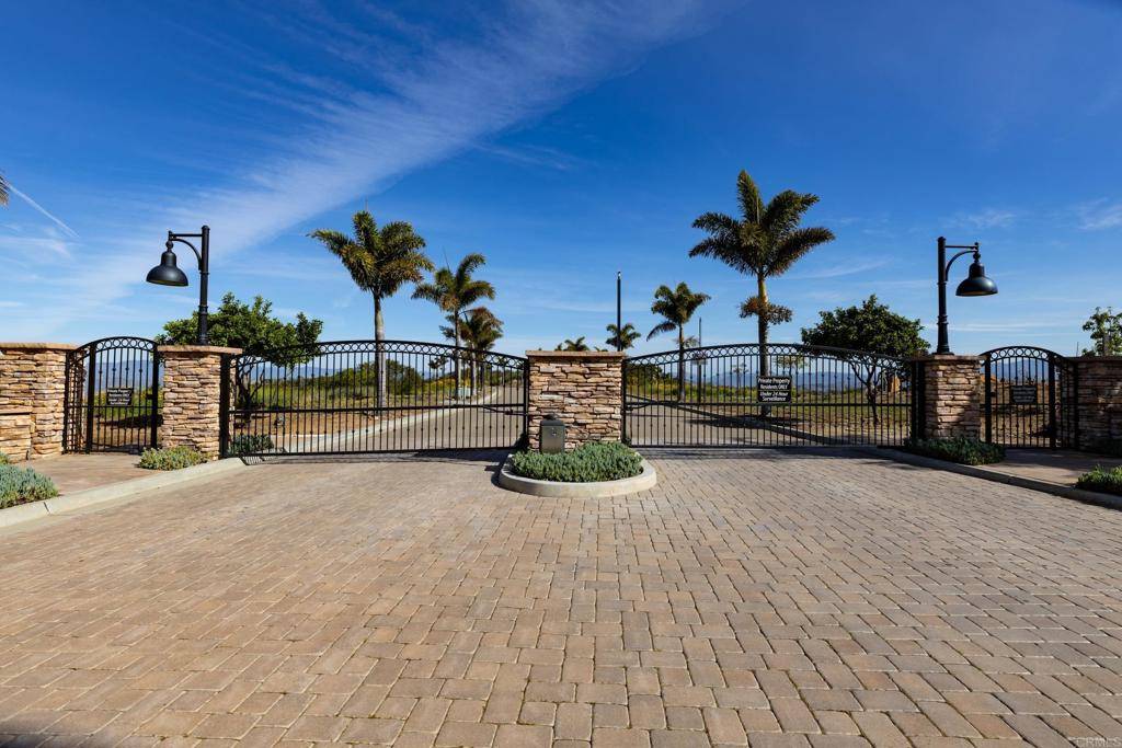Vista, CA 92084,2255 Panoramic WAY