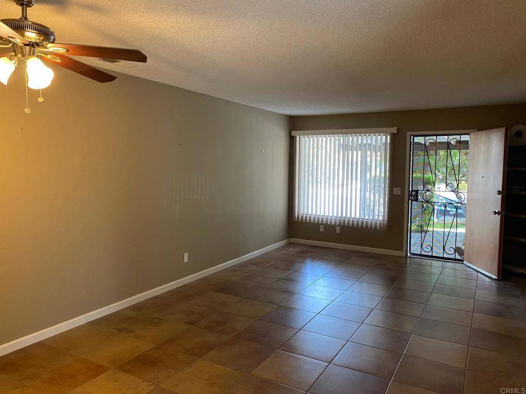 Oceanside, CA 92056,4572 Westridge DR