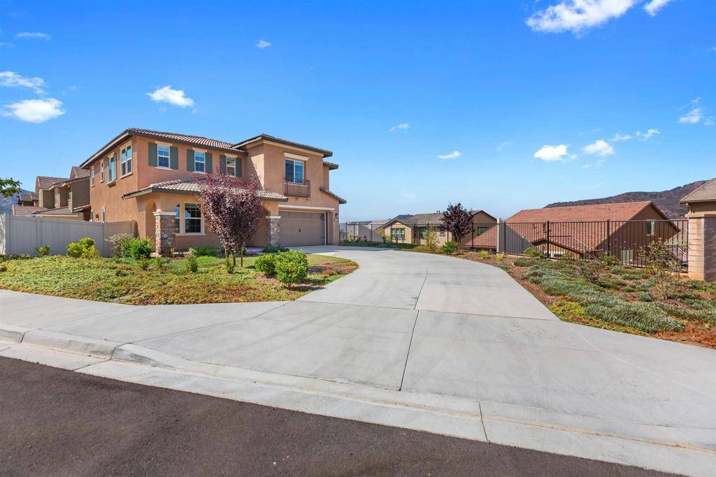Fallbrook, CA 92028,35752 Garrano LN
