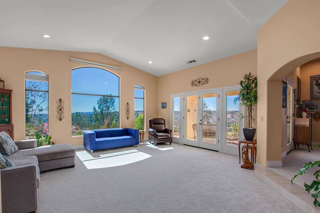 Fallbrook, CA 92028,2914 Los Campos DR