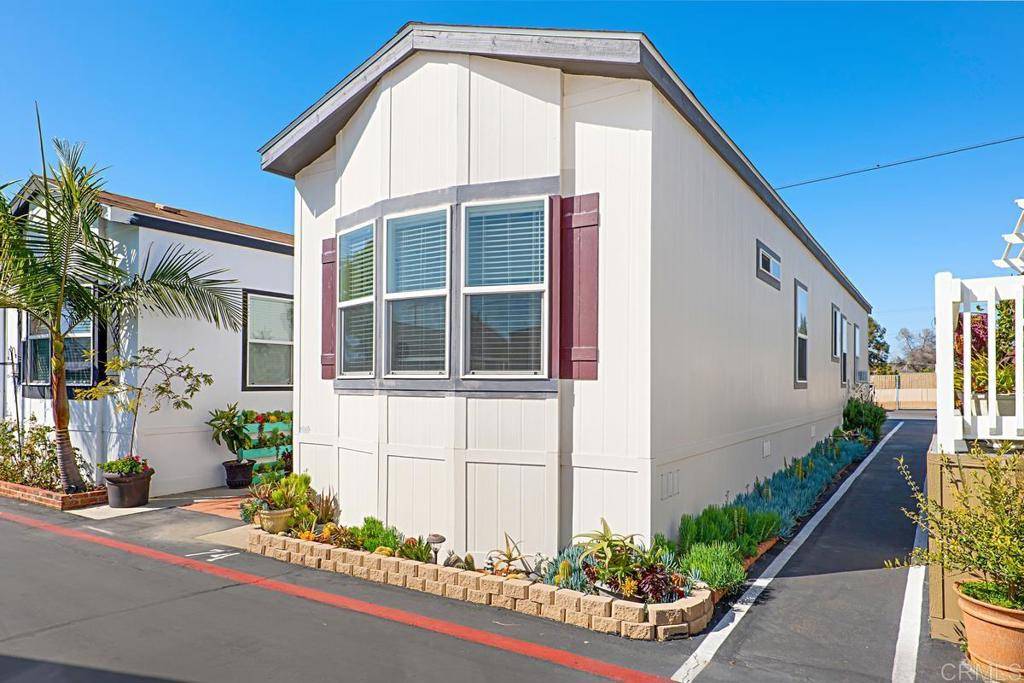 Encinitas, CA 92024,1549 N Vulcan AVE #SPC 74