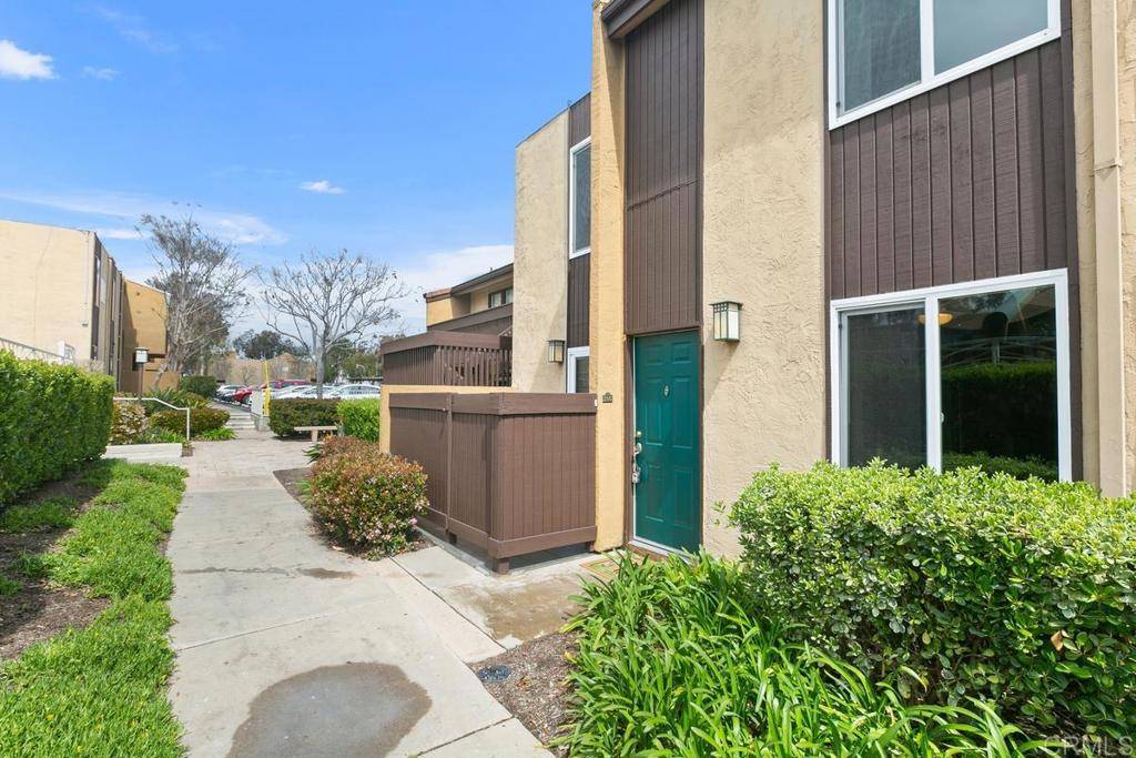 San Diego, CA 92123,3454 Castle Glen Dr #106