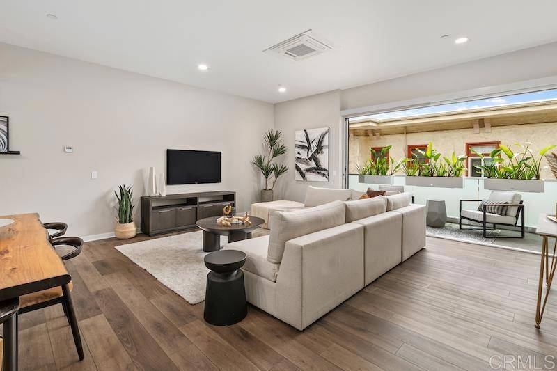 San Diego, CA 92103,3533 3rd AVE