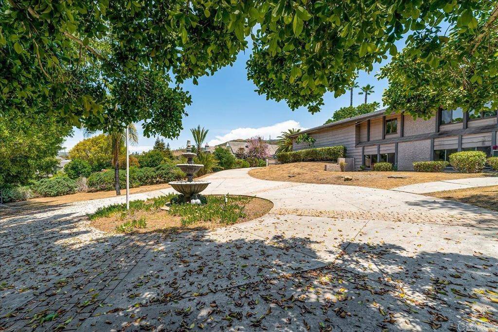 Vista, CA 92084,2341 Castlegate DR