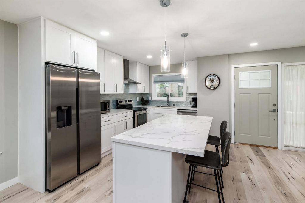 Oceanside, CA 92057,3747 Vista Campana S #94