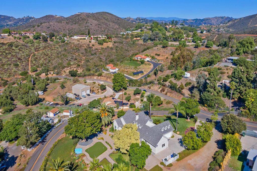 Vista, CA 92084,2511 Entrada Ave