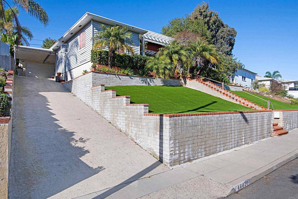 San Diego, CA 92115,4442 Mataro Dr