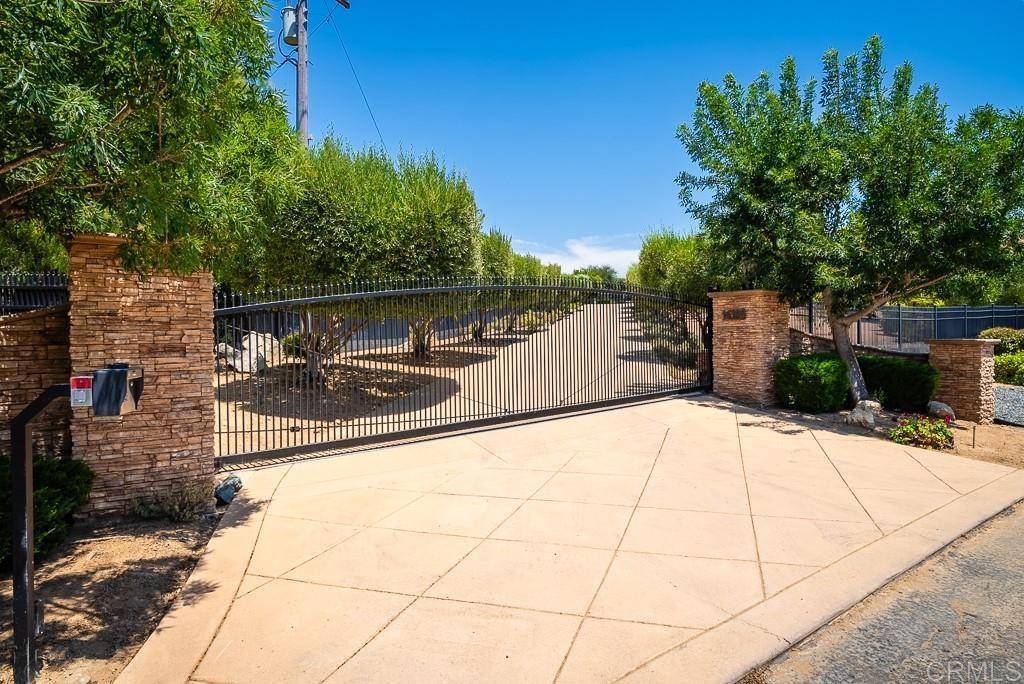 Escondido, CA 92025,14106 Summit Crest