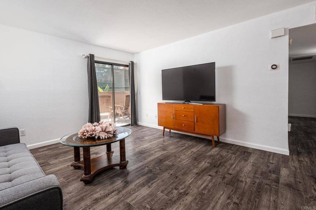 San Diego, CA 92128,12043 Alta Carmel CT #117