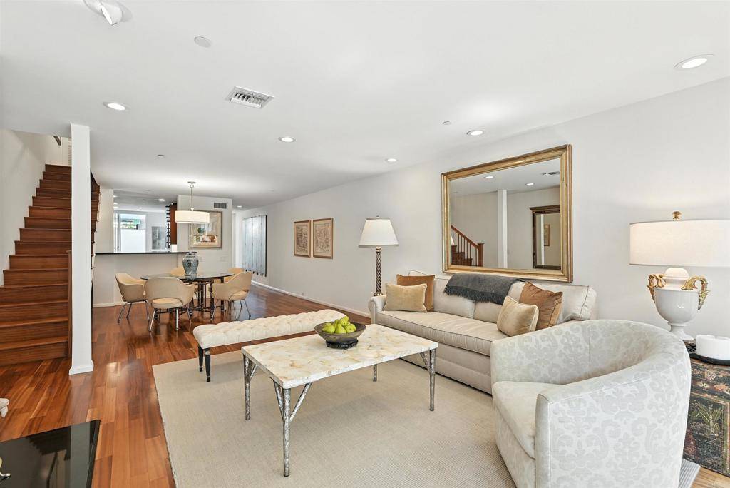 La Jolla, CA 92037,101 Coast BLVD #1C