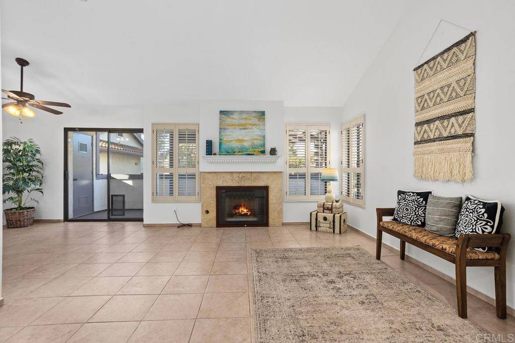 Vista, CA 92081,942 Lupine Hills DR #43