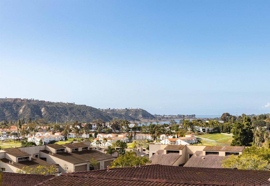 Carlsbad, CA 92009,2315 Caringa Way #48