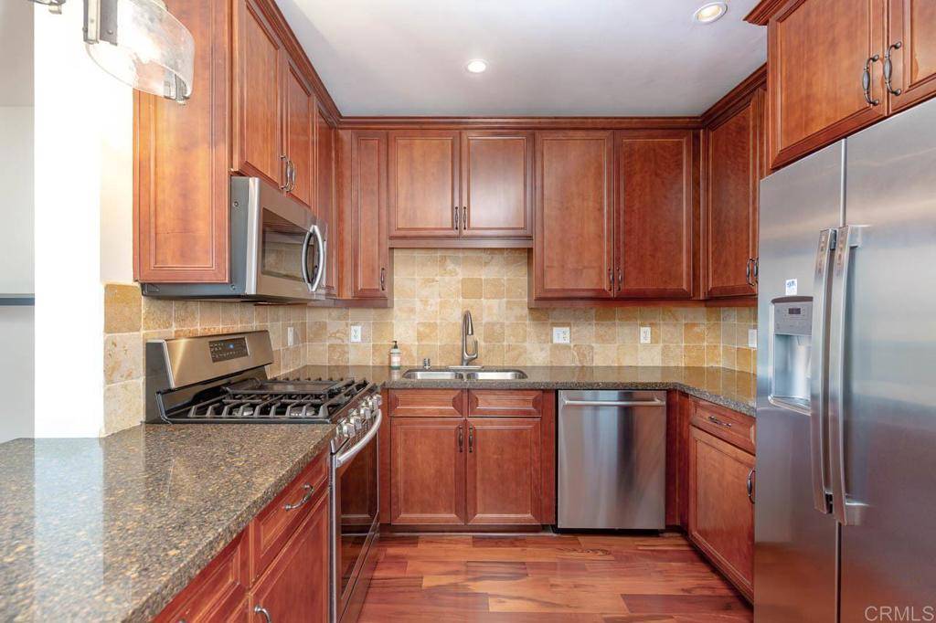 San Diego, CA 92103,3972 Albatross St #203