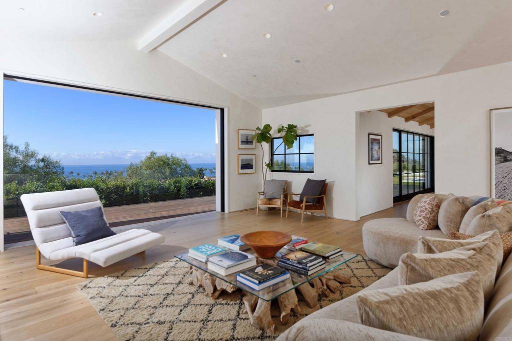 La Jolla, CA 92037,6260 Waverly AVE