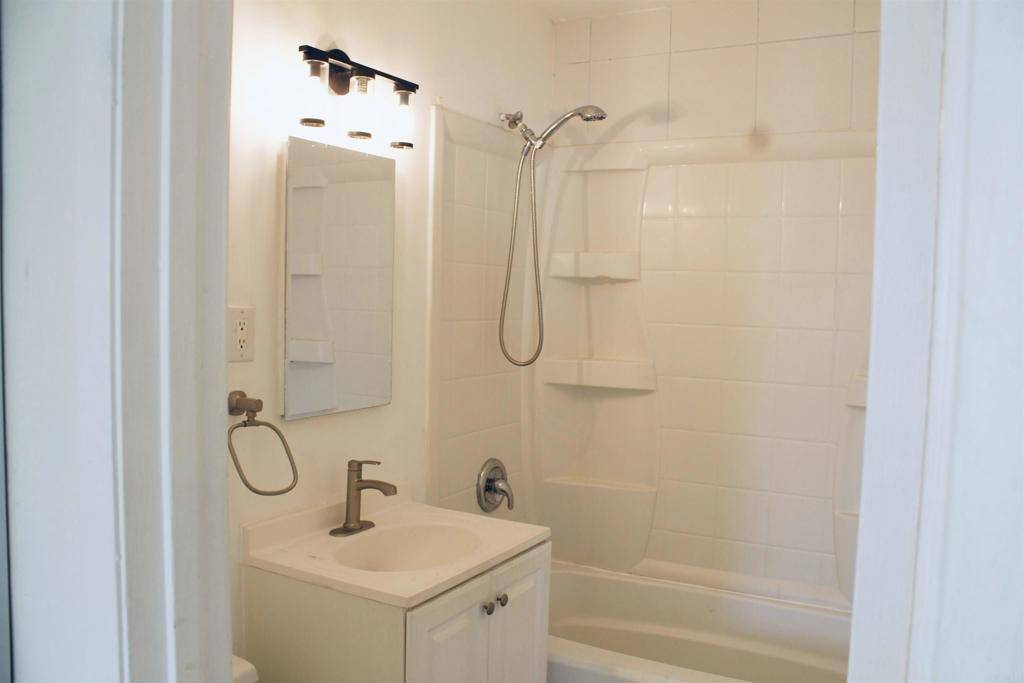 Oceanside, CA 92058,1034 Capistrano Dr